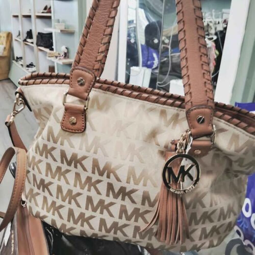 Michael Kors Bennett w COA
